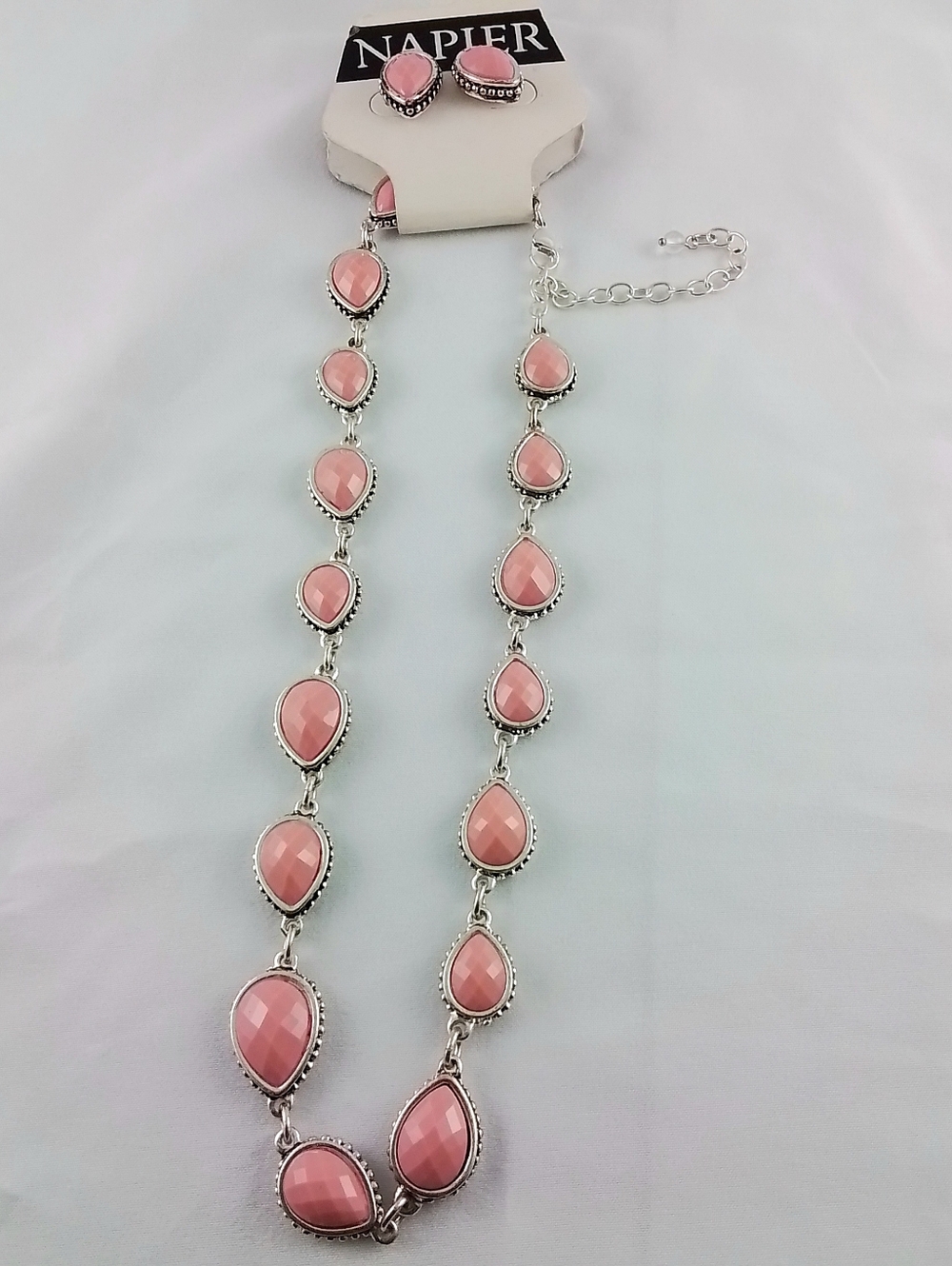 NWT Pink Napier Necklace And Earring Set Peirced
